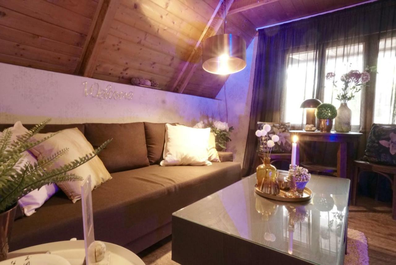 Nadi'S Holiday Home - Heart Of Woods, Szentendre Island Szigetmonostor エクステリア 写真